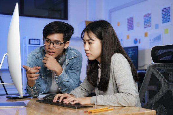 Lancez-vous en code avec des formations gratuites au développement web